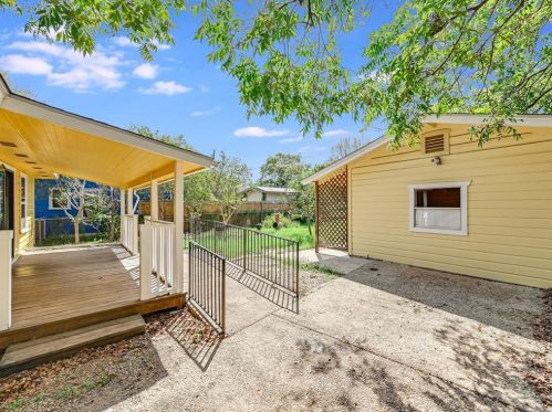 6107 Felix Ave, Austin TX  78741-3312 exterior