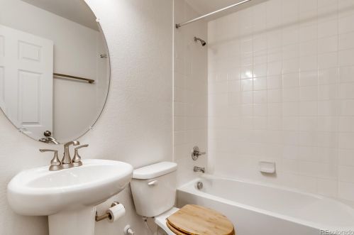 26198 Maple Dr, Aurora CO 80018 exterior