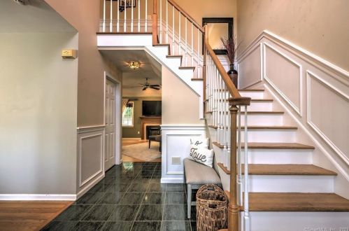 60 Old Colony Rd, Upper Stepney, CT 06468-1278