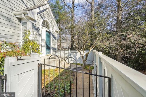 1479 Church Hill Pl, Herndon, VA 20194-1234