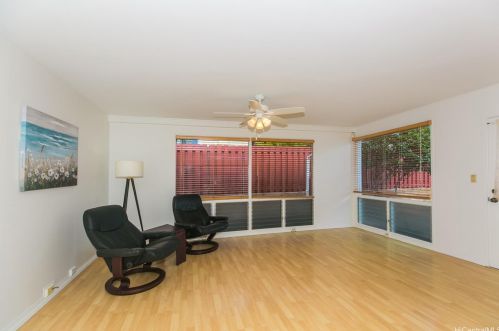 529 Kekupua St, Honolulu, HI 96825-2303
