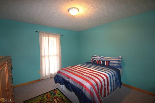 135 Bennington Dr, Stockbridge GA  30281-4097 exterior