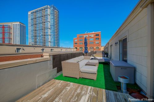 2008 Calumet Ave, Chicago IL  60616-1407 exterior