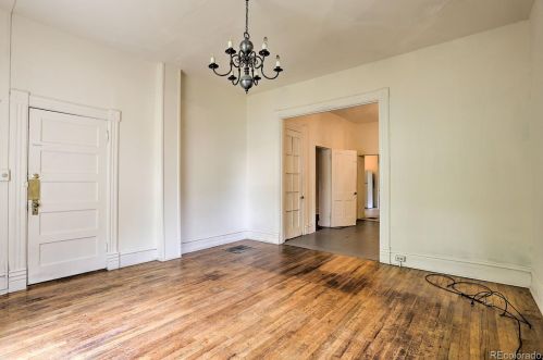 1134 Josephine St, Denver, CO 80206-3113