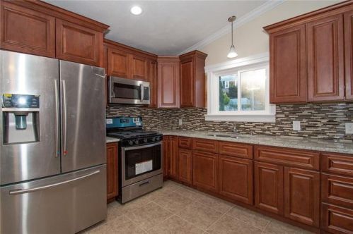 61 Williams St, Providence, RI 02906-1028