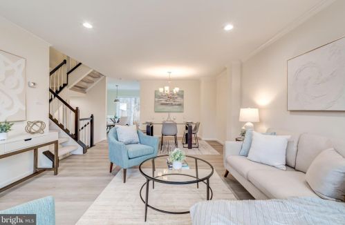 8527 Bauer Dr, Springfield VA  22152-2345 exterior