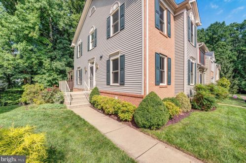 7208 Burton Hill Ct, Springfield VA  22152-3556 exterior