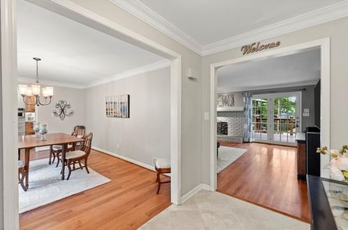 3250 Brookview Dr, Marietta, GA 30068-3819