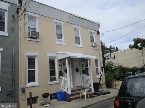 3052 Coral St, Philadelphia, PA 19134-3725