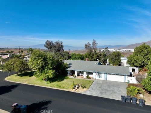 20516 Avenida Hacienda, Riverside, CA 92508-2441