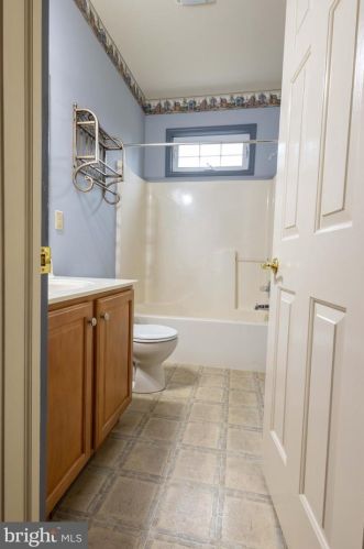 209 Sutherland Rd, Lancaster PA  17603-9053 exterior