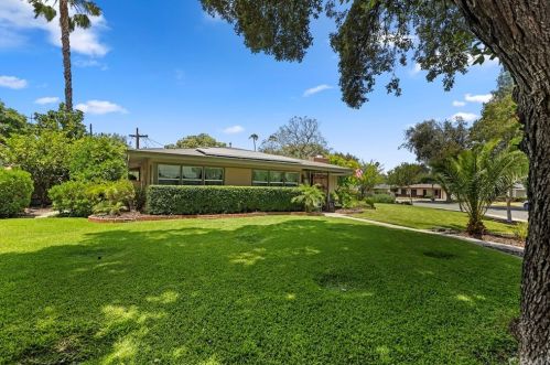 3391 Mono Dr, Riverside CA  92506-2151 exterior