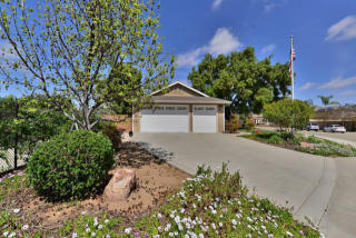 10406 Chase Creek Ln, Lakeside, CA 92040-1635