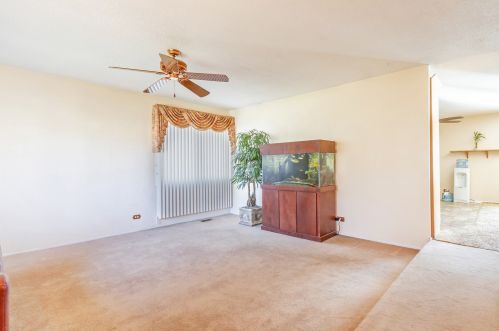 5217 Keene Ln, Hanover Park, IL 60133-5523