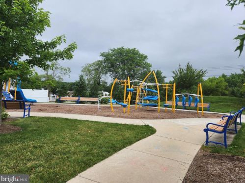 10 Ventana Ct, Trenton NJ 08619-3971 exterior