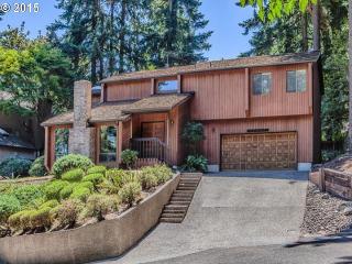 17252 Parkers Dr, Gladstone, OR