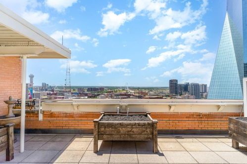 511 Akard St, Dallas, TX 75201-6601