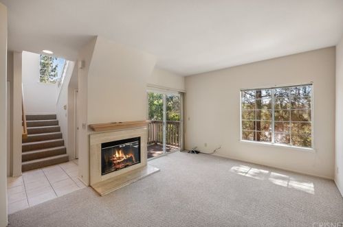 5824 Oak Bend Ln, Calabasas, CA 91377-5662