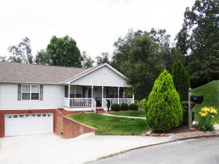 1454 Oldaker View Ln, Hixson, TN 37343-1494