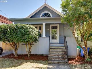 3636 Stark St, Portland OR  97214-3211 exterior