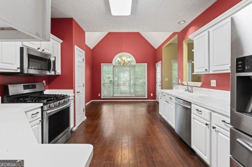 112 Willow Hill Ln, Stockbridge, GA 30281-7357