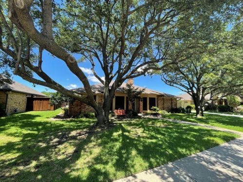 2237 Southern Cir, Carrollton TX  75006-1921 exterior