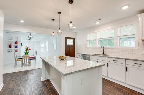 2705 Baker Rdg Dr, Atlanta GA  30318-7258 exterior
