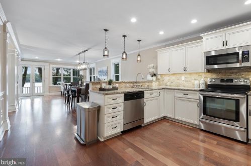 728 Oak Grv Cir, Severna Park MD 21146-4219 exterior