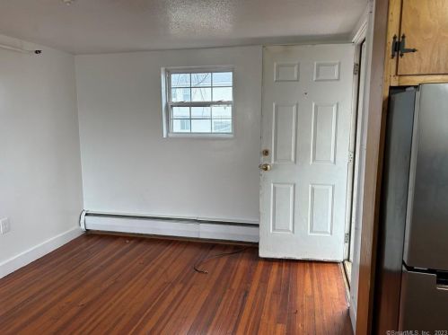 11 Rainbow Crk, Windsor CT  06095-1172 exterior