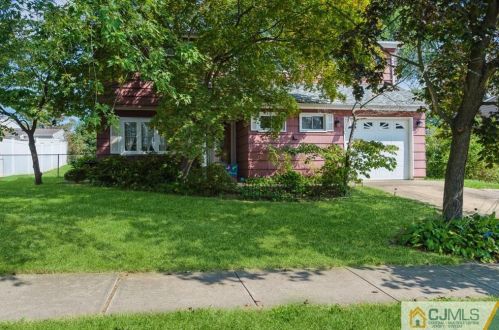 8 Mabaline Rd, Old Bridge, NJ 08857-2205