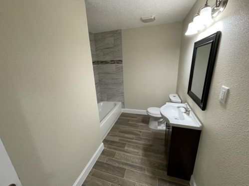 3800 Knox St, Fort Worth TX  76119-4819 exterior