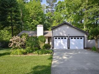 30 Golden Oaks Ln, Fletcher, NC 28732-9551