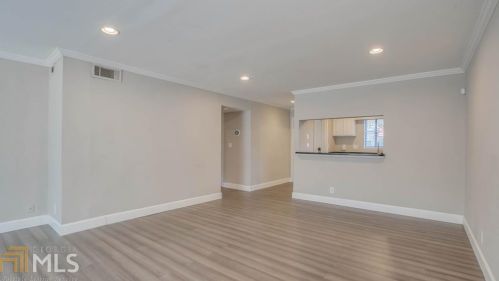 2 Finch Dr, Atlanta GA  30315-6502 exterior