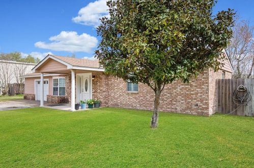 15345 Lake Lamond Rd, Conroe, TX 77384-4661
