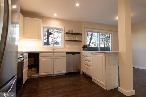 13378 Hungerford Pl, Herndon VA  20170-4365 exterior