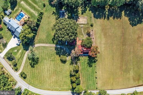 6482 Shady Side Rd, Shady Side MD 20764-9715 exterior