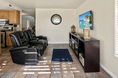 1894 Timber Trl, Vista CA 92081-7326 exterior