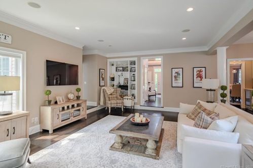 5 Clydesdale Ct, Upper Stepney CT  06468-1368 exterior