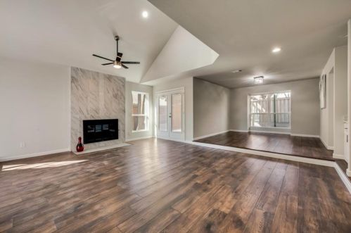 2525 Lk Bnd Ter, Carrollton TX 75006-2130 exterior