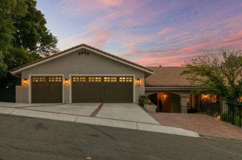165 Rizal Dr, Burlingame, CA 94010-7338