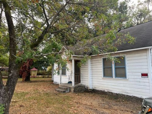116 San Jacinto St, Conroe TX  77301-2842 exterior