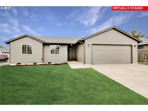 1063 Kees St, Lebanon OR  97355-1177 exterior