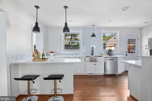 407 Greenbrier Dr, Silver Spring MD 20910-4230 exterior