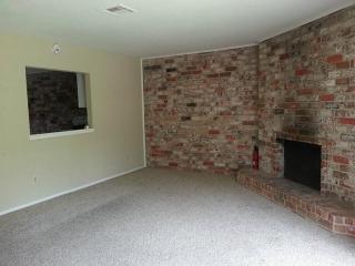 7457 Cook Rd, Houston TX  77072-2233 exterior