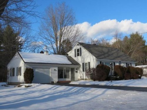452 Portland St, Rochester, NH 03867-2305