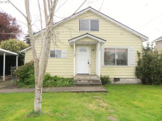 306 Grant St, Silverton, OR 97381-1304