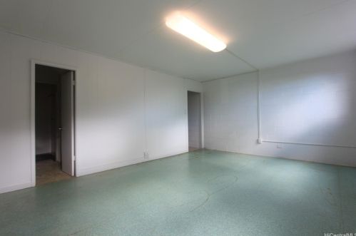 3086 Kaohinani Dr, Honolulu HI  96817-1040 exterior