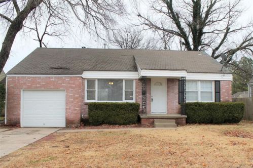 4247 Riverside Dr, Tulsa OK  74105-4427 exterior