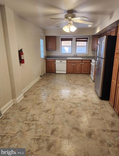 1918 Front St, Philadelphia, PA 19148-2719