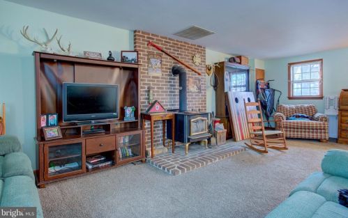 765 Dustin Dr, Lancaster PA  17601-1267 exterior